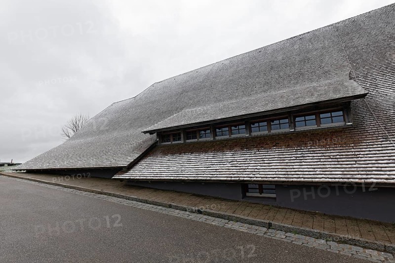 Deep-pitched saddle roof, lightly snow-covered, Hotel Die Halde on the Schauinsland, Oberried-Hofsgrund, Black Forest, Baden-Württemberg, Germany, Europe