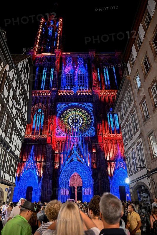 Illumination of the Cathédrale Notre Dame de Strasbourg, Strasbourg Cathedral, Unesco World Heritage Site, Strasbourg, Département Bas-Rhin, Alsace, France, Europe