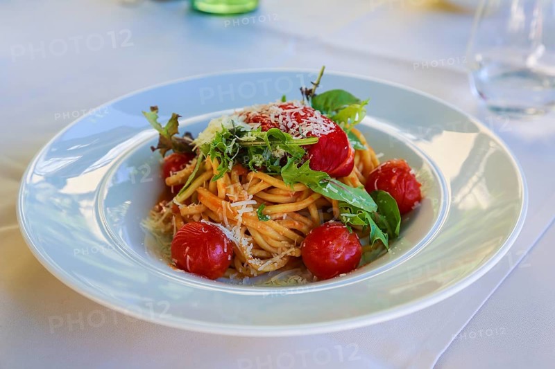 Restaurant Schloss Haigerloch, pasta, noodles, spaghetti with cocktail tomatoes, cherry tomatoes, rocket, vegetarian main course, vegetables, sliced parmesan, red peppers, healthy, plated, fine dining, food, Haigerloch, Zollernalbkreis, Baden-Württemberg, Germany, Europe