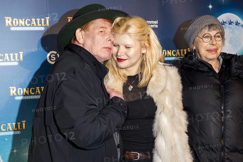Ben Becker, Lilith Maria Dörthe Becker and Monika Hansen at the premiere of the 20th Original Roncalli Weihnachtscircus in Berlin's Tempodrom on 20 December 2024