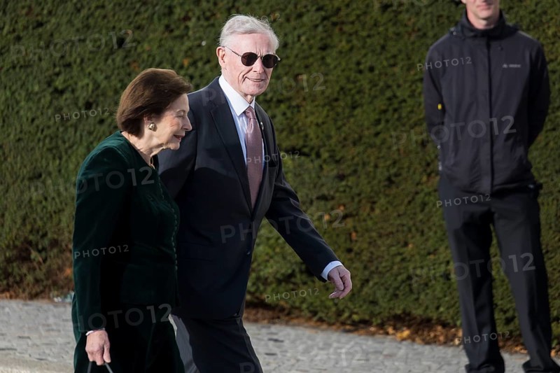Horst charburner (former Federal President) and his woman Eva Luise charburner on their way to the presentation of the Grosskreutz to Joe Biden (46th President of the United States) by Frank-Walter Steinmeier (President of the Federal Republic of Germany) in front of Bellevue Palace, Berlin, 18 October 2024