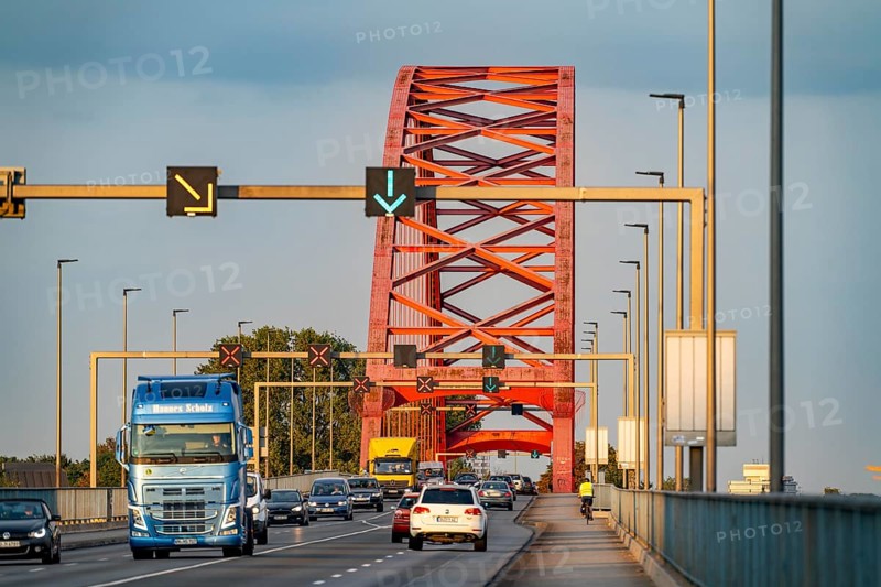The Bridge of Solidarity, the longest tied-arch bridge in Germany, over the Rhine from Duisburg-Hochfeld to DU-Rheinhausen, the road bridge is dilapidated and has to be rebuilt, many thousands of lorries from the Logport port and cars use the bridge every day, new construction by 2040, Duisburg, North Rhine-Westphalia, Germany, Europe