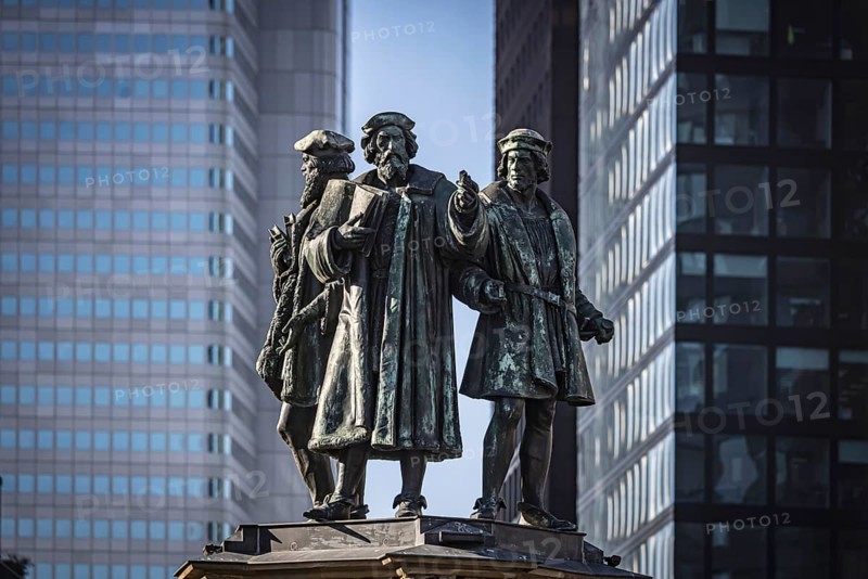 Monument to Johannes Gutenberg, Rossmarkt Frankfurt am Main, Hesse, Germany, Europe