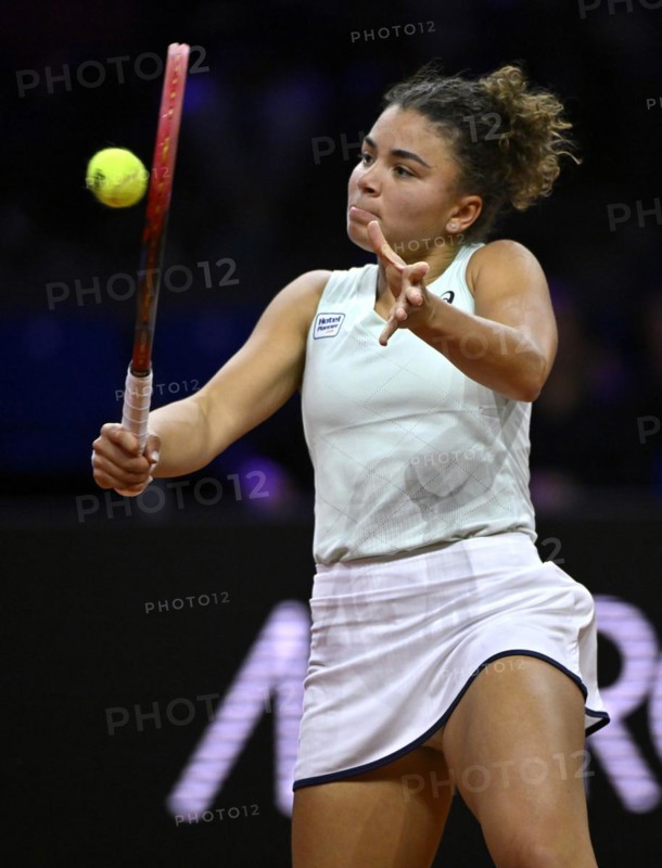Jasmine Paolini (ITA) Action, Tennis, Porsche Cup 2024, Porsche Arena, Stuttgart, Baden-Württemberg, Germany, Europe