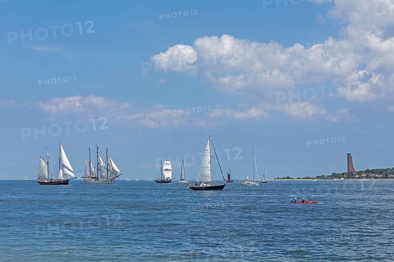 Sailboats, kayak, naval memorial, Laboe, Kiel Week, Kiel Fjord, Kiel, Schleswig-Holstein, Germany, Europe