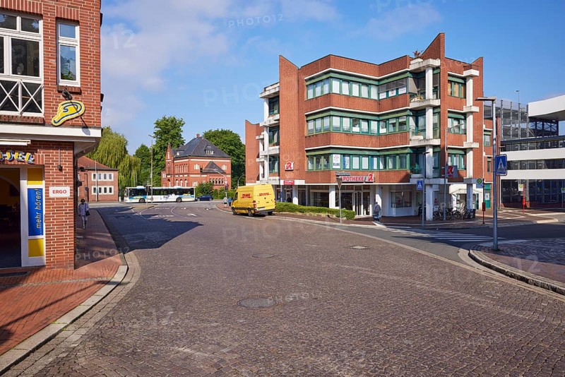 Medical centre with the Fontane pharmacy and a DHL delivery van in Stade, Hanseatic city, district of Stade, Lower Saxony, Germany, Europe