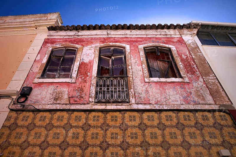 Azulejos, tiles, tile decoration, house facade, weathered, Silves, Algarve, Portugal, Europe
