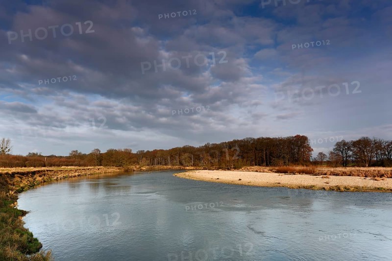 Typical biotopes of the river landscape, gravel banks as habitat for rare birds (e.g. little ringed plover), rare spiders (e.g. river bank wolf spider) and habitat for pioneer vegetation, Middle Elbe Biosphere Reserve, Saxony-Anhalt, Germany, Europe