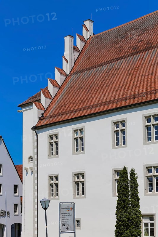 Werdenberg Castle, Werdenbergschloss, Renaissance castle of the Counts of Werdenberg, today Werdenberg School, historic building, architecture, facade, window, detail, roof, roof tile, sign, lettering, text, street lamp, outdoor light, Trochtelfingen, Baden-Württemberg, Germany, Europe