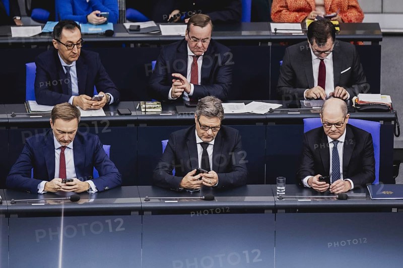 (V-H) (R-L) Olaf Scholz (SPD), Bundeskanzler, Robert Habeck (Buendnis 90 Die Gruenen), Bundesminister fuer Wirtschaft und Klimaschutz und Vizekanzler, Christian Lindner (FDP), Bundesminister der Finanzen, Wolfgang Schmidt (SPD), Chef des Bundeskanzleramte