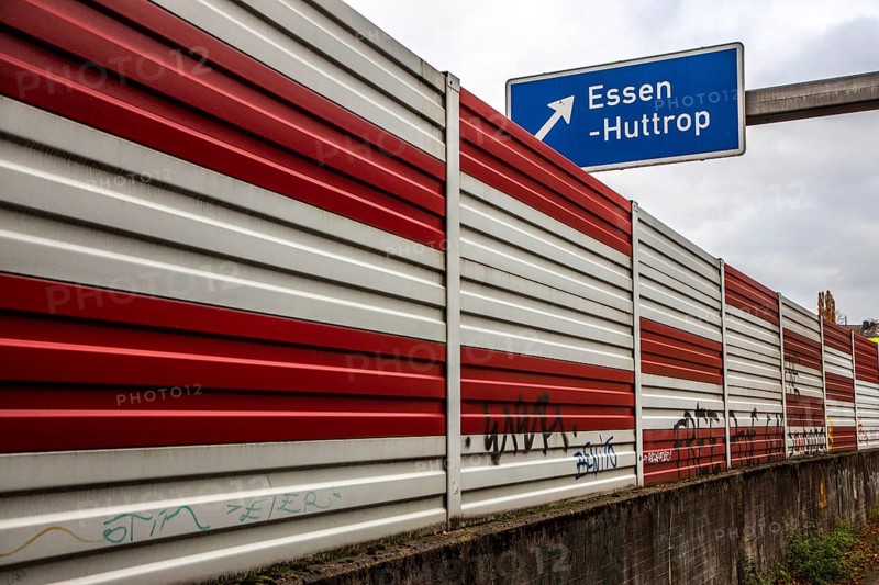 Noise barrier on the A40 motorway, Essen, Graffiti tags, Essen-Huttrop exit, Essen, North Rhine-Westphalia, Germany, Europe
