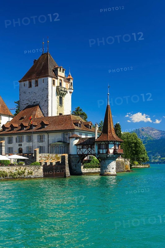 Oberhofen Castle, Thun, Lake Thun, Switzerland, Europe