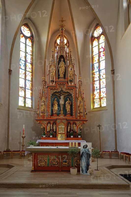 Interior view and chancel of the neo-Gothic St. Mary's Church in Neustadt an der Weinstraße, Rhineland-Palatinate, Germany, Europe