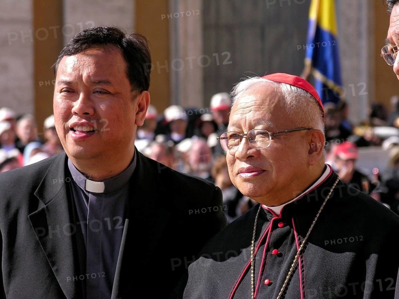 Ricardo Jamin Cardinal Vidal, First Papal Audience, Pope Benedict XVI, Ratzinger, 27. 04. 2005, Piazza San Pietro, St. Peter's Square, Vatican, Rome, Lazio, Italy, Europe