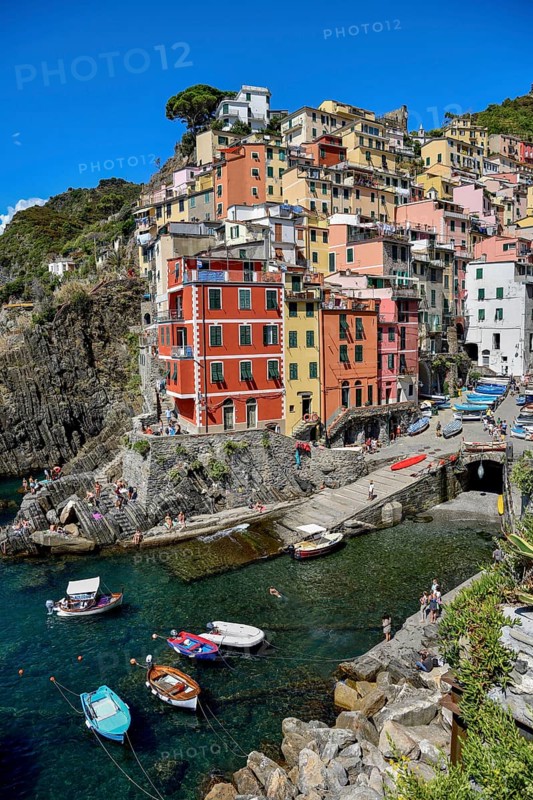 Fishing village of Riomaggiore, village view, Cinque Terre, province of La Spezia, Liguria, Italy, Europe