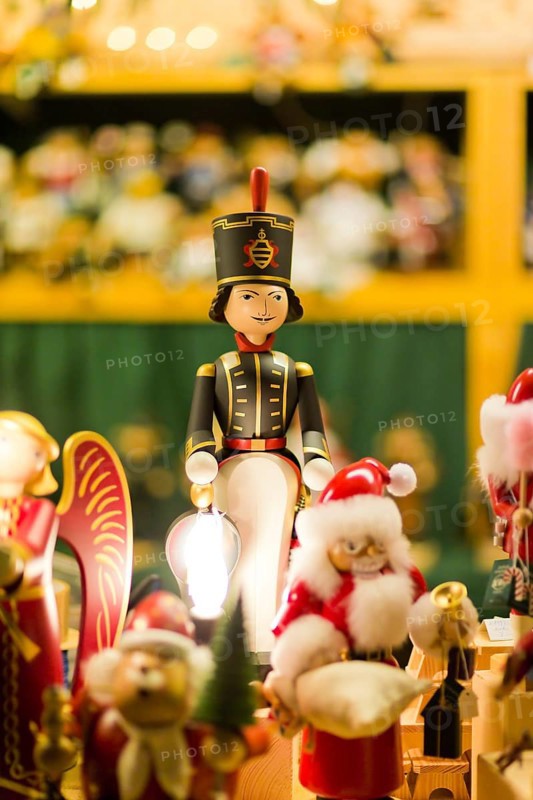 The Striezelmarkt, which has been held since 1434, is the oldest Christmas market in Germany and takes place on the Altmarkt. In 2009 the market was redesigned, a special landmark is for example the world's largest candle arch