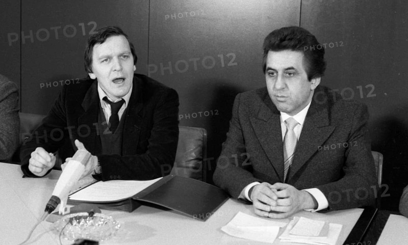 Two men meet for talks between East and West. Gerhard Schroeder (Chairman of the Jusos) and Egon Krenz (Chairman of the FDJ) on 22.03.1980 in Bonn, Germany, Europe