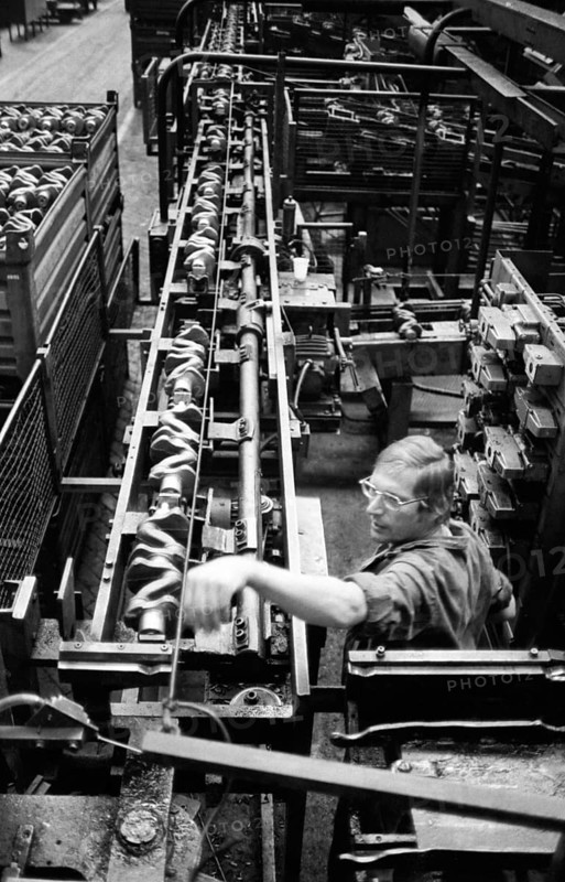Production of engines, axles and other car manufacturing parts at the Opel plant in Bochum, Germany, 08.07.1975, Europe