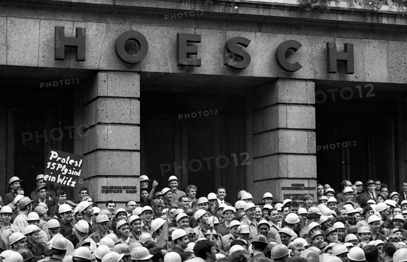 With a siege and temporary occupation of the Hoesch AG headquarters on 11.9.1969, spontaneous striking steelworkers opened a series of strikes in the coalfield, Germany, Europe