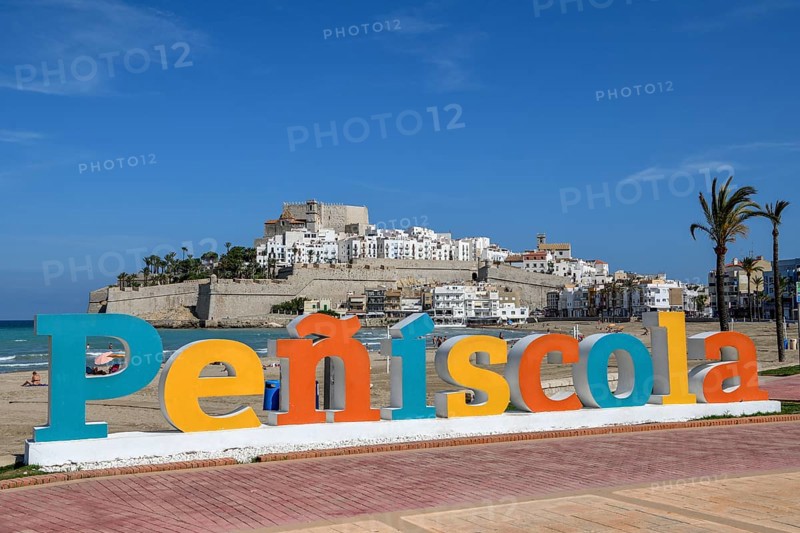 Peñíscola lettering against the backdrop of the old town, Peñíscola, province of Castellón, Costa del Azahar, Valencia region, Spain, Europe