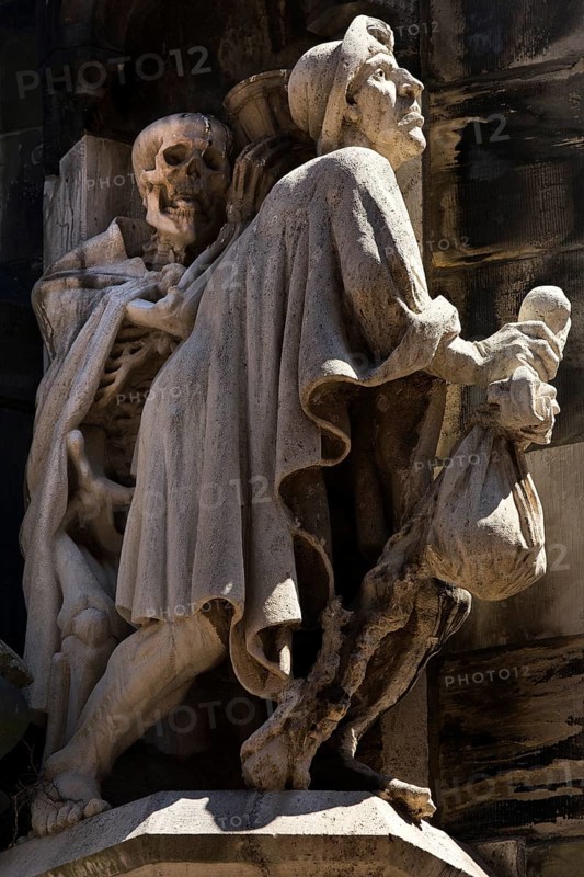 Death behind St. James on the entrance portal of the Marktkirche, artist Jürgen Weber, Hanover, Lower Saxony, Germany, Europe