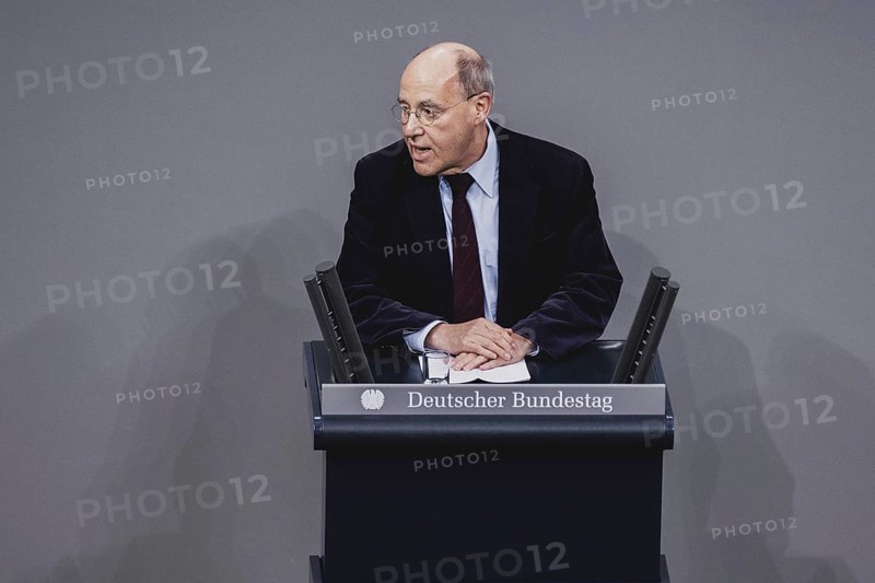Gregor Gysi, Mitglied des Deutschen Bundestages (Die LINKE), aufgenommen im Rahmen einer Sitzung des Deutschen Bundestages in Berlin, 13.12.2023