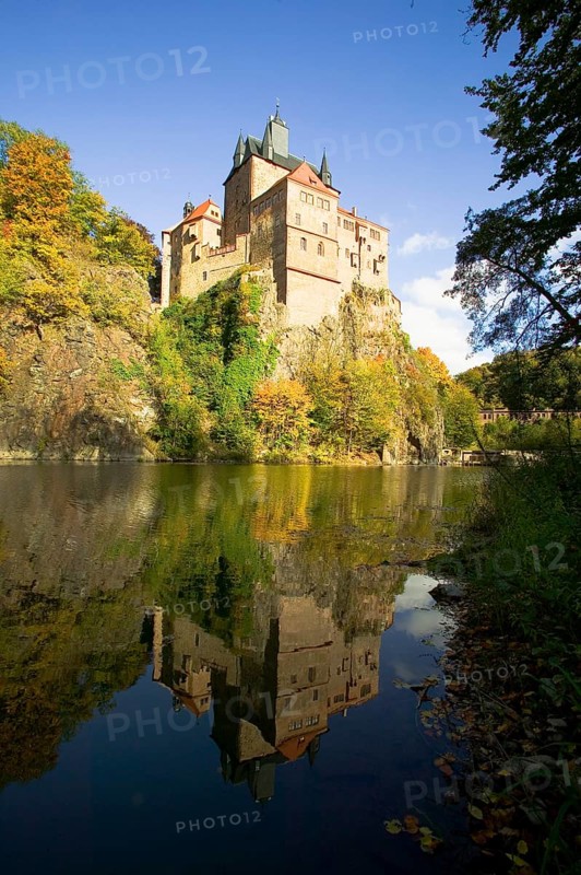 The castle rises on a steep rock above the Zschopau. Within the large group of hilltop castles, it epitomises the type of mountain Spornburg: it is situated on the outermost foothills of a mountain spur surrounded on three sides by the Zschopau in a wide arc