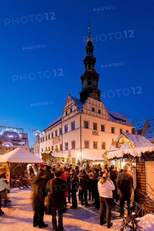 Pirna is a large district town and the administrative seat of the Sächsische Schweiz-Osterzgebirge district and the Pirna administrative community in the Free State of Saxony, Dresden administrative district. It is considered the gateway to Saxon Switzerland