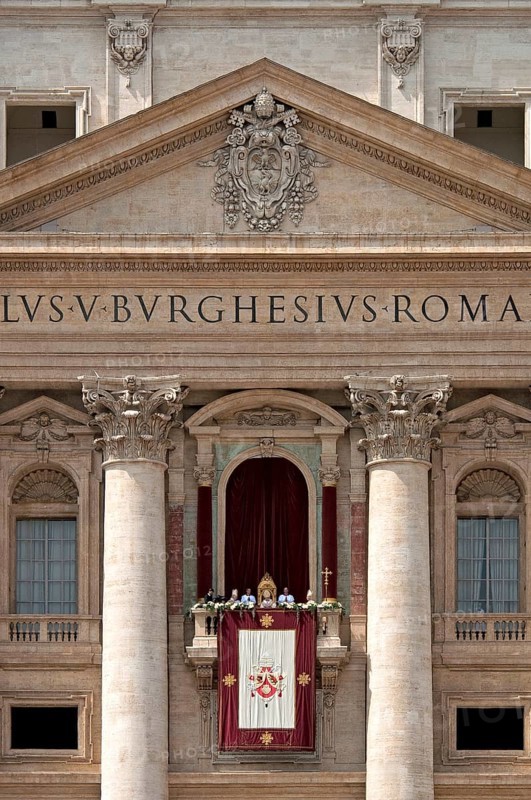 St. Peter's Basilica with Pope Benedict XVI for the Papal Blessing Urbi et Orbi, Loggia delle Benedizioni balcony, St. Peter's Square, Piazza San Pietro, Vatican, Rome, Lazio, Italy, Europe
