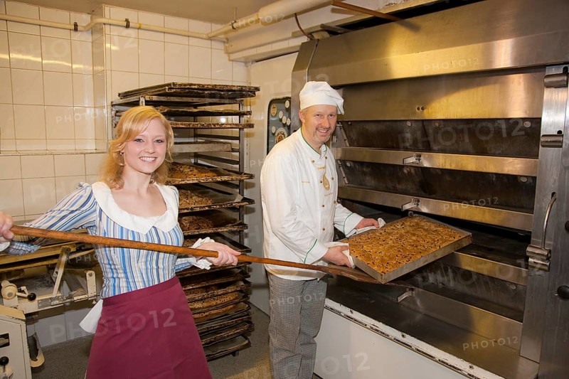 Dresden stollen girls baking stollen