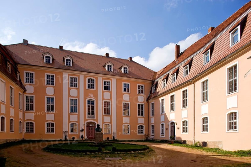 Reichstädt Castle is located in the centre of Reichstädt, a district of Dippoldiswalde, about 20 km south of Dresden. It is privately owned and offers guided tours and rentals