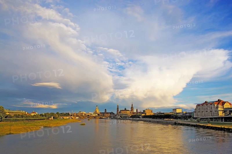 DEU Saxony Dresden Dresden Silhouette