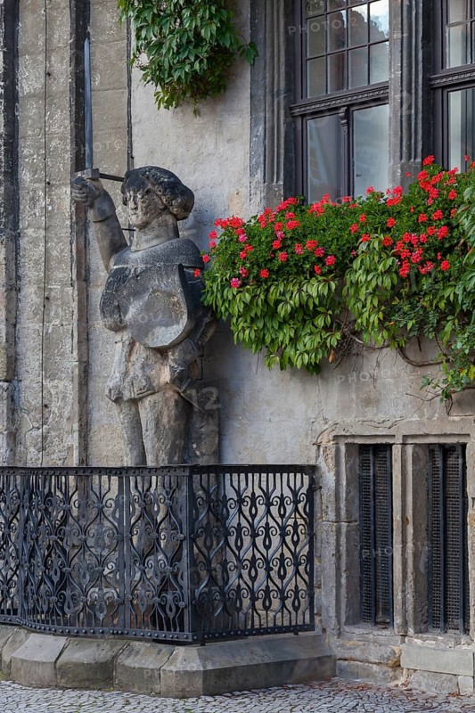 Roland statue on the Renaissance town hall, historic old town, Quedlinburg, Harz Mountains, Saxony-Anhalt, Germany, Europe