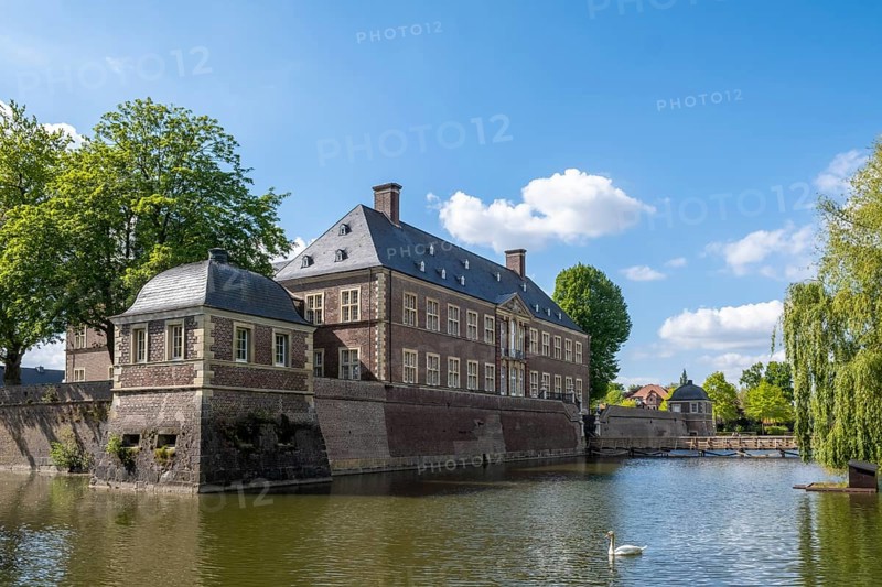 Baroque and moated castle Ahaus, Muensterland, North Rhine-Westphalia, Germany, Europe