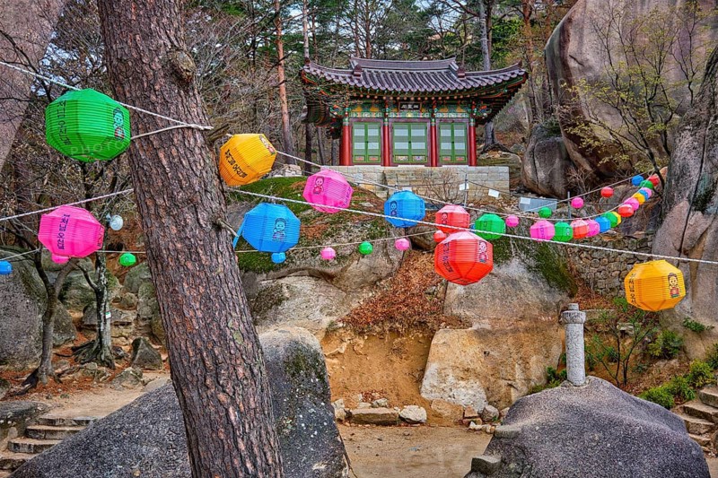 SEORAKSAN, SOUTH KOREA, APRIL 14, 2017: Kyejoam Seokgul Hermitage shrine and Ulsanbawi rock in Seoroksan National park, South Korea, Asia