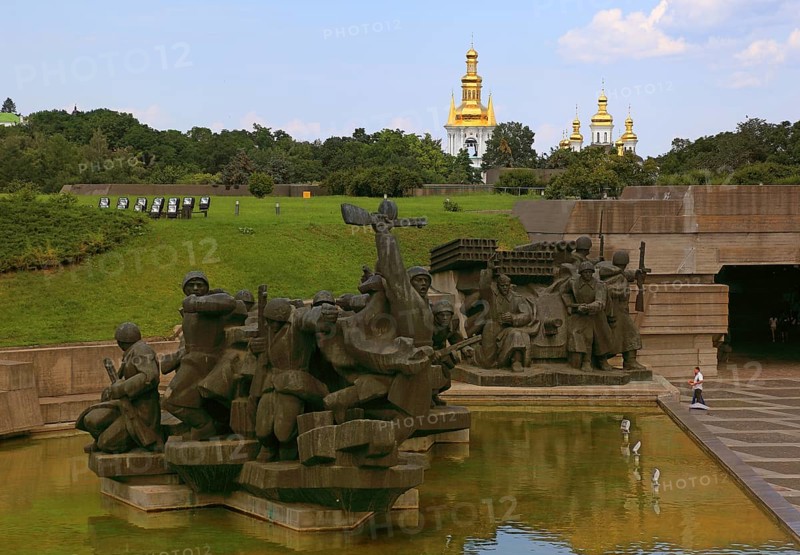 City of Kiev, soldiers, sculptures on the grounds of the National Museum of the History of Ukraine in World War II, a memorial site in the Pechersk district of Kiev, Ukraine, Europe