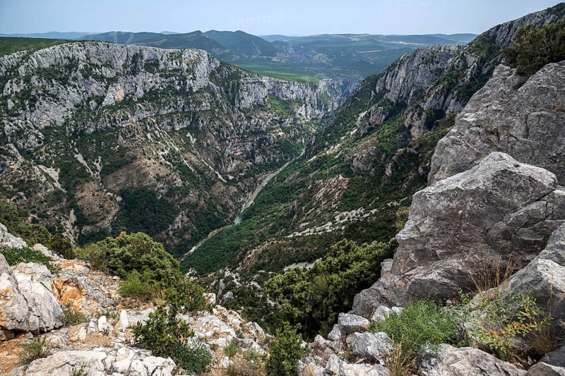 View into the Verdon Gorge at the Belvedere de la Dent d Aire, below river Verdon, Grand Canyon du Verdon, Département Alpes-de-Haute-Provence, Provence, France, Europe