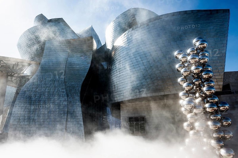 Guggenheim Museum Bilbao, architect Frank O. Gehry, sculpture Tall Tree and the Eye by Anish Kapoor, Bilbao, Basque Country, Spain, Europe