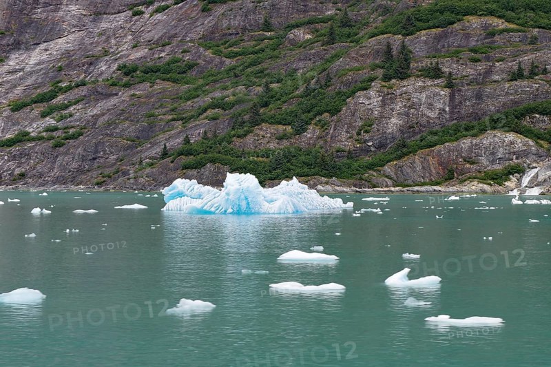 Pieces of ice and fronts of a glacier calving into the sea, Tracy Arm Fiord, Tongass National Forest, Juneau, Inside Passage, Alaska, USA, North America