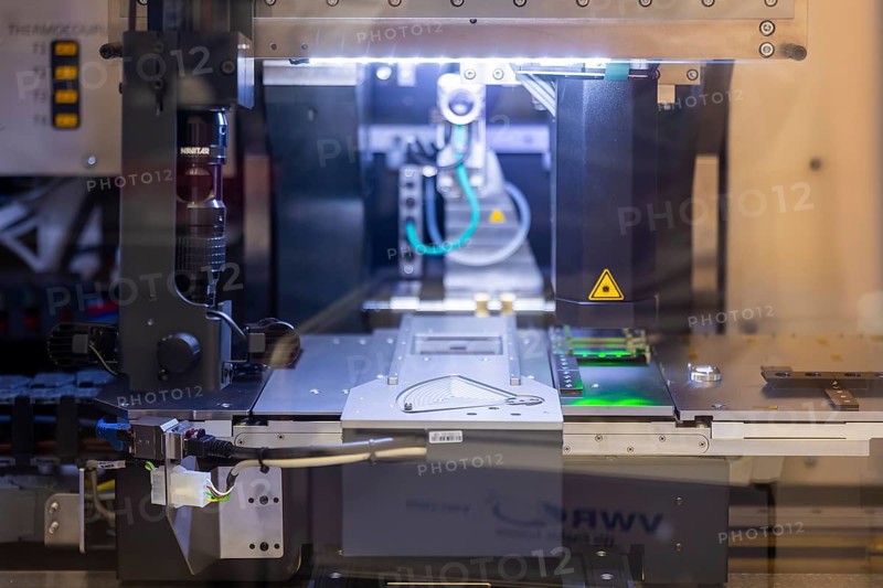 Press tour as part of SPIN2030, a campaign to highlight the diversity, excellence and attractiveness of Saxony as a centre of science. Fraunhofer Institute for Electronic Nano Systems ENAS in Chemnitz, wafer research. Surface and structure testing
