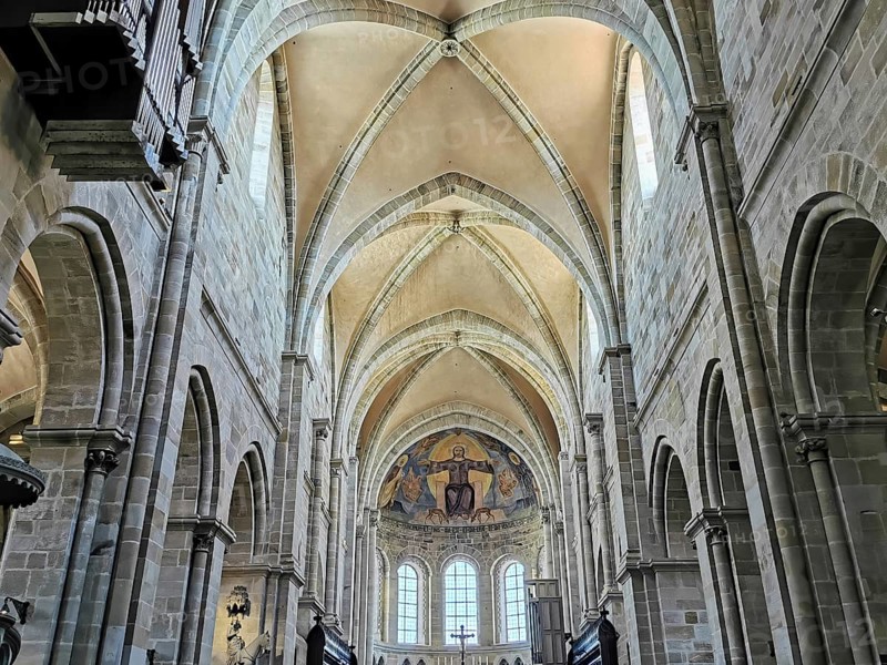 East choir and Christ as the Coming Again, fresco in the apse by Karl Caspar, Cathedral of St. Peter and St. George, Bamberg Cathedral, Bamberg, Upper Franconia, Bavaria, Germany, Europe
