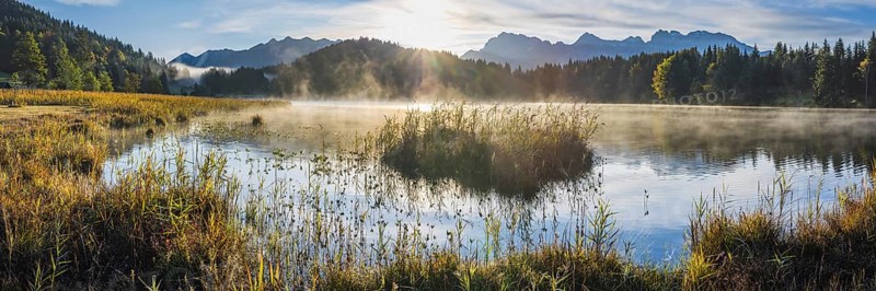 Sunrise and morning fog, Geroldsee, behind it the Karwendel Mountains, Werdenfelser Land, Upper Bavaria, Bavaria, Germany, Europe