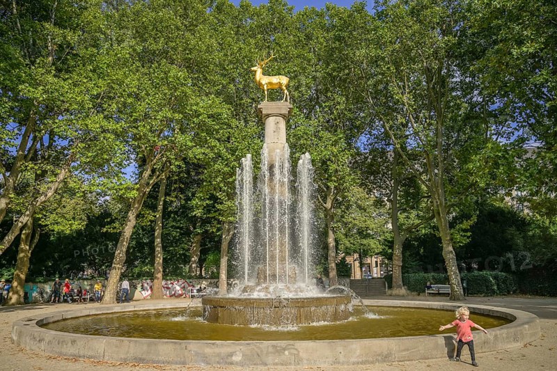 Fountain Zum Goldenen Hirschen, Rudolph Wilde Park, City Park, Schöneberg, Tempelhof-Schöneberg, Berlin, Germany, Europe
