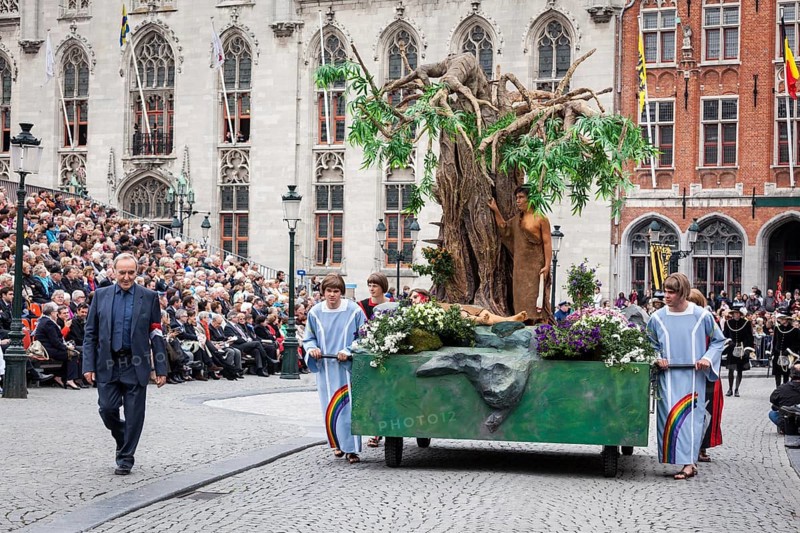 BRUGES, BELGIUM, MAY 17: Annual Procession of the Holy Blood on Ascension Day. Locals perform dramatizations of Biblical events, Cain and Abel. May 17, 2012 in Bruges (Brugge), Belgium, Europe