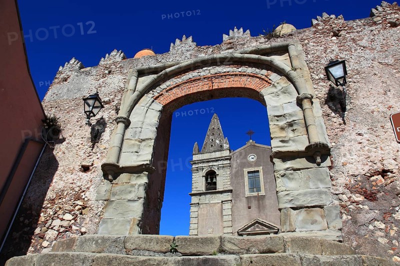 Place Forza di Agro, Church of Sant Agostino, also called Triad, from the 16th century, Chiesa della Santissima Trinita and the Arch Arco Durazzesco, Sicily, Italy, Europe