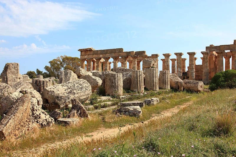 Selinunte, Temple E and tombs in the archaeological site of Selinunte, Trapani Province, Sicily, Italy, Europe