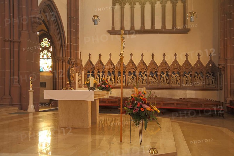 Interior view of the chancel with altar and figures row of the neo-Gothic St. Peter's Church, Heppenheim, Bergstrasse, Hesse, Germany, Europe