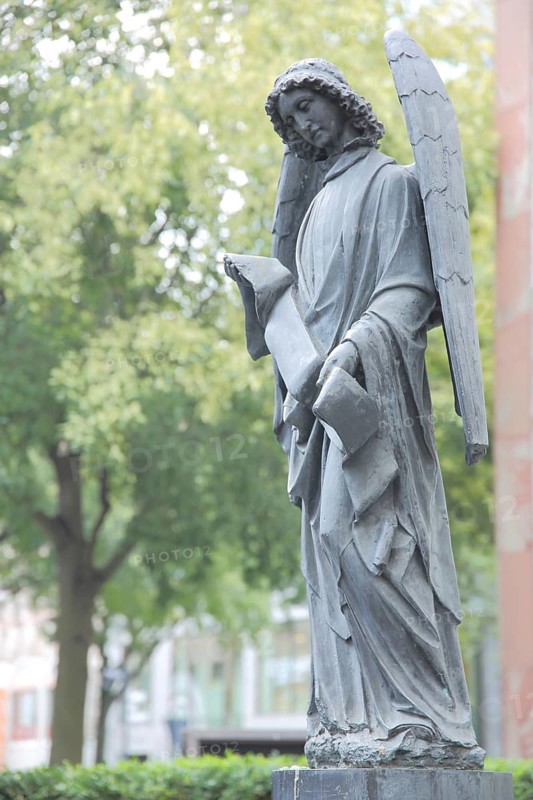 Sculpture Frankfurt Angel by Rosemarie Trockel 1994, Homosexual Persecution Memorial, Klaus Mann Platz, City Centre, Main, Frankfurt, Hesse, Germany, Europe