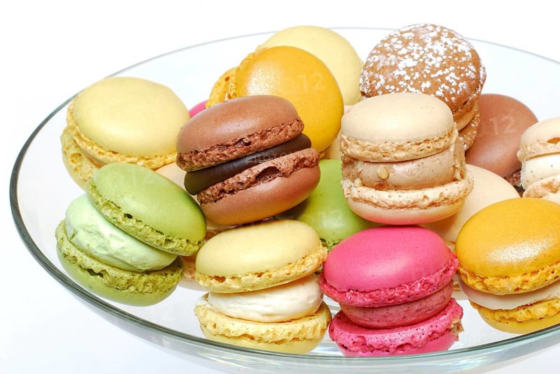 Luxemburgerli confectionery on glass bowl, macaron, speciality of Confiserie Sprüngli