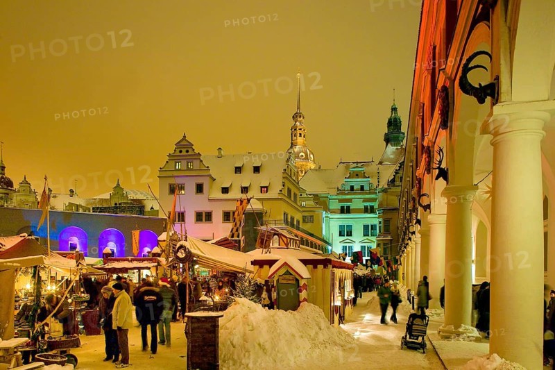 The nostalgic Christmas market in the stable yard of Dresden's Residence Palace also offers quiet and romantic moments in the Christmas hustle and bustle